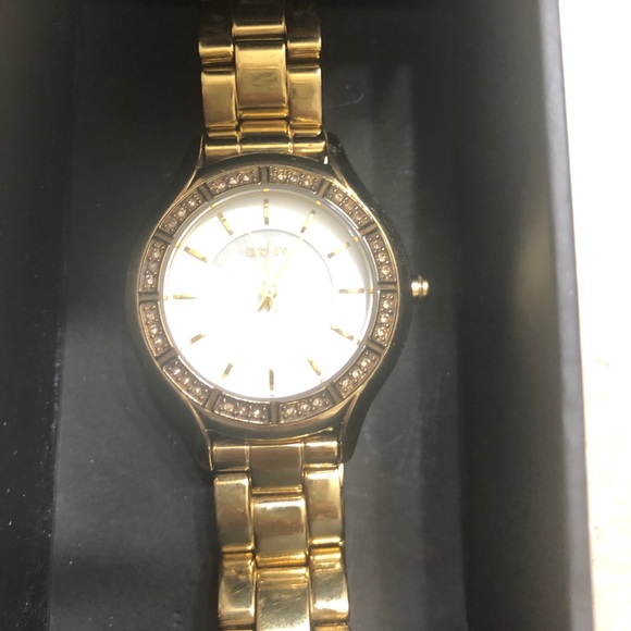 Gold DKNY WATCH price is firm - Picture 3 of 3